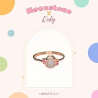 ราคา แหวนเงินแท้ 925 ฝังพลอยมูนสโตน(Moonstone) ด้านข้างฝังพลอยทับทิม(Ruby) (29066638410)