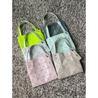 ราคา ISSEY MIYAKE CARAT Hand Bag (41069665312)