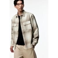 ราคา H&M(เอชแอนด์เอ็ม) เสื้อเชิ้ตโอเวอร์เชิร์ตฟ felted แบบ Regular Fit ผู้ชาย 1227148_2 (28523496024)