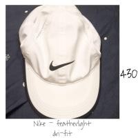 ราคา หมวกnike featherlight dri-fit แท้ สีขาวขอบดำ (7377555105)