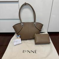 ราคา Lunne official – klara tote สี taupe (27989401793)