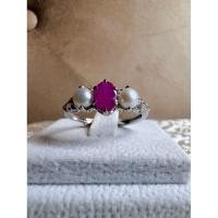 ราคา แหวนทับทิมแท้ บ่าข้างด้วยมุกแท้ ตัวเรือนฉลุลายงานเงินแท้ 92.5 ชุบทองคำขาว (ภาพถ่ายจากสินค้าจริง) (23462086543)