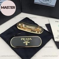 ราคา : New!! Prada Hair Clip ‼️ก่อนกดสั่งรบกวนทักมาเช็คสต๊อคก่อนนะคะ‼️ (44117507862)