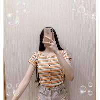 ราคา เสื้อปาดไหล่กระดุมหน้าเรนโบว์ สนใจแชทสอบถามสต็อกสินค้าก่อนสั่งและแจ้งสีในแชทนะคะ (3949549962)