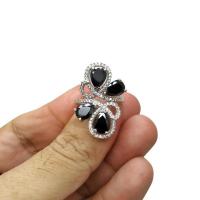 ราคา - แหวน เงินแท้ 92.5% งานส่งออก ฝังนิลแท้ ทรงหยดน้ำ 4 เม็ด และฝังล้อมด้วยเพชร cz เกรด 5A หน้าแหวนกว้าง 2.85 ซม. หนัก 6.3 (23541816824)