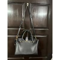 ราคา กระเป๋าสะพาย charles & keith มือ2 สีดำ (20558112142)