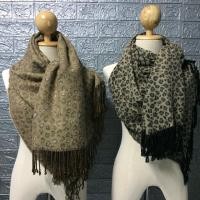 ราคา ac ผ้าพันคอลายเสือมือสอง แท้ (11854775936)