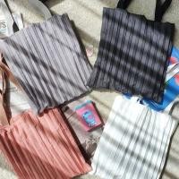 ราคา พร้อมส่ง‼️Pleat tote bag 250บาท (3439567207)