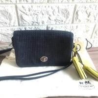 ราคา กระเป๋า Coach crossbody สีน้ำเงินเข้ม สภาพ 90% (1101169776)