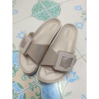 ราคา รองเท้า monobo สีเบจกากเพชร ใส่ครั้งเดียว ใหม่มาก (22565719003)