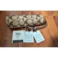ราคา used like new ร่มพับได้กัน uv ยี่ห้อcoach ลายซีสีน้ำตาล ใช้แค่ครั้งเดียว รับประกันของแท้จากอเมริกา 100% (43502051888)