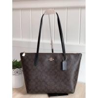 ราคา ส่งฟรี เลือกสีก่อนกดสั่ง ❤️พร้อมส่ง แท้ 100% New Coach Zip Tote GALLERY TOTE IN SIGNATURE CANVAS (COACH F79609) (3060926372)