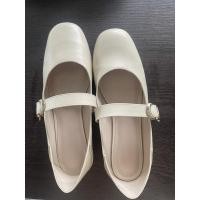 ราคา Charles&Keith รองเท้าหุ้มส้น ใสไม่กี่ครั้งค่า (20308320467)