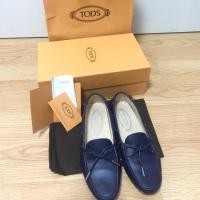ราคา ของแท้ รองเท้า Loafer Tods used Once (574711270)