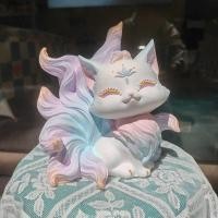 ราคา [สายพันธุ์ไฟ • แหล่งที่มา] น่ารักเก้าหางสุนัขจิ้งจอกพลาสเตอร์ตุ๊กตาขนาดใหญ่สีขาวตัวอ่อนระบายสีภาพวาดกราฟฟิตีแฮนด์เมดทําเองบีบอัดพลาสเตอร์ของเล่น(9cm.) (43756436390)