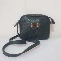 ราคา กระเป๋ามือสอง - กระเป๋าสะพายข้าง Crossbody แบรนด์ BeAll สีดำ ทรงกล่อง ลายเกร็ดงู (4154994601)