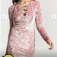 ราคา ชุดกำมะหยี่สีชมพูForever21 size m (1649450831)