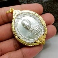 ราคา เหรียญพิมพ์ใหญ่ พระนารายณ์ทรงครุฑมังคลาภิเษก วัดไตรมิตร เลี่ยมทองไมครอนกันน้ำ (40368410124)