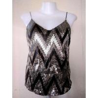 ราคา เสื้อสายเดี่ยว ปักดิ้นสลับเลื่อมเมทัลลิค สีเงิน+ทอง ลายฟันปลา Size M (21814483916)