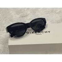 ราคา GIVENCHY GV 7143/S Sunglasses มือสอง (23044443369)