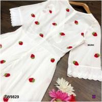 ราคา Dress ชุดเดรสคอเหลี่ยม ผ้าโฟร์เวย์พิมพ์ลายจุด (2403987158)