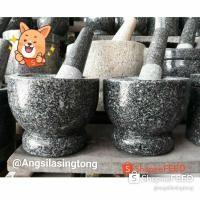 ราคา ครกหินแท้ จากอ่างศิลา ขนาด 6 นิ้ว รวมสากทรงไม่มีขอบแถมขัดตัวตำพริกแกง ตำน้ำพริก ขนาดกำลังดีจ้า (3732167036)