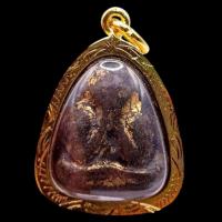 ราคา K219 พระปิดตา หลวงพ่อแก้ว พิมพ์เล็กหลังแบบ เนื้อผงคลุกรัก วัดเครือวัลย์ ขนาด 2.5x3 cm. กรอบทองไมครอน (23688584165)