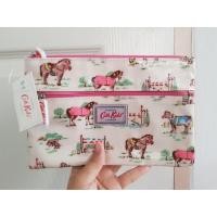 ราคา Cath kidston รุ่น Cath kids กระเป๋า มือสองไม่เคยใช้ ของแท้ 100% ไม่มีตำหนิ (1437281626)
