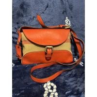 ราคา พร้อมส่ง**กระเป๋าสะพายข้าง Burberry แท้มือสอง (16085340764)