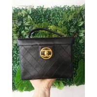 ราคา Chanel Vanity Case Vintage Cosmetic​ Bag​ Black Calfskin​ (3088177403)