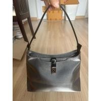 ราคา กระเป๋าคล้องไหล่ Pinky & Dianne มือสอง ของแท้% สภาพยังสวย ไม่มีตำหนิ (28733474899)