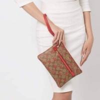 ราคา กระเป๋าแบรนด์ Coach คล้องมือรุ่นใหม่ การันตีของแท้ 100 เปอร์เซ็น (6932043841)