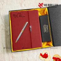 ราคา ไตร สมุดหนังแดง+ชุดปากกาลายเซ็นพรีเมียม-สลักชื่อ ข้อความ ขอรูป-ของขวัญรับปริญญาครู (25791966023)