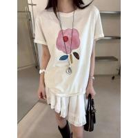 ราคา Pink Flower Tee เสื้อยืดลายเพ้นท์ดอกไม้ (42009018647)