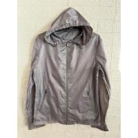 ราคา เสื้อคลุมผ้าร่มบาง jack&jones สีเทาดำ (25323081117)