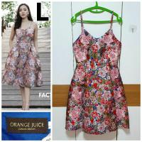 ราคา Soldเดรสสั้นสายเดี่ยวผ้าทอลายดอกไม้ ป้าย Orange Juice มือ 2 (14096903441)