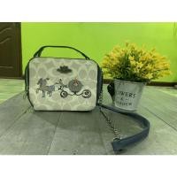 ราคา กระเป๋าสะพานข้าง(COACH Disney) มีถุงผ้า สภาพใหม่ (12260379432)