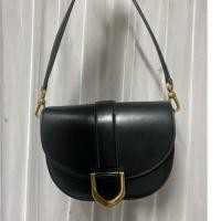 ราคา กระเป๋า Charles&keith Size M สภาพใหม่ ไม่มีตำหนิ (23162285926)