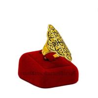 ราคา แหวนหยักสี่เหลี่ยมลายไทยถมทอง วัสดุ เงินแท้92°5% ทาทองคำแท้ (14098024482)