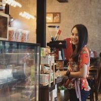 ราคา เสื้อ​ชีฟองสีแดง​ ลายดอก​ ผูกเอวชิคๆเก๋ๆ​ มือสองสภาพดี (6505662724)