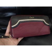 ราคา กระเป๋าcoach zippyมือสองของแท้ (1691975006)