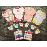 ราคา ชุดลําตัว Carters 4 ชิ้น พร้อมถุงเท้ายาวสําหรับเด็กทารก 6 คู่ 0-12 ม. (ONLY GIRLS LEFT) (25596436613)