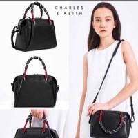 ราคา Charles&Keith ระเป๋าทรงหมอนรุ่นใหม่790฿ส่งฟ (2397193605)