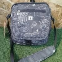 ราคา กระเป๋าสะพายข้าง Consina invicta (3016999757)