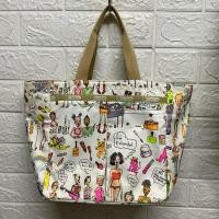 ราคา กระเป๋าถือ LeSportsac กว้าง 14 สูง 9 ก้น 5.5 นิ้ว มือ 2 มีร่องรอยการใช้งานบ้าง ลายน่าร๊ากา ราคา 250 บาท (28664625775)