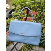 ราคา <ส่งต่อ> Michael Kors กระเป๋า crossbody MK สภาพดี ใช้น้อย ของแท้ 100% (27966005782)