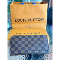 ราคา กระเป๋าสตางค์ Louis รุ่น Zippy (25282897158)