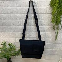 ราคา กระเป๋า Diniwell สะพาย หรือ Cross Body ได้ กว้าง 12 สูง 8 นิ้ว ก้น 5 นิ้ว ราคา 200 บาท (23233776527)