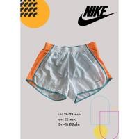 ราคา กางเกงออกกำลังกาย NIKE ของแท้ Dri-Fit ขาสั้น มีซับใน | เอว 26-29” | ยาว 12” | สีขาวแถบส้มพีช | สภาพดีมาก (29386797153)