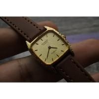 ราคา นาฬิกา Vintage มือสองญี่ปุ่น TECHNOS SOPHIA SWISS MADE ระบบ QUARTZ ผู้หญิง ทรงสี่เหลี่ยม กรอบทอง หน้าทอง หน้าปัด 22mm (22118431962)